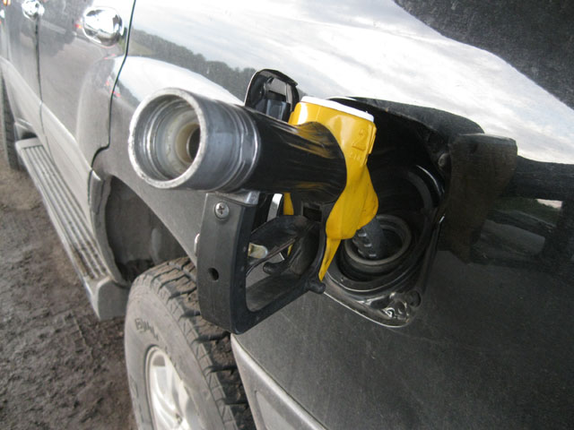 Смоленск, машина, автомобиль, заправочный пистолет, АЗС, заправка 