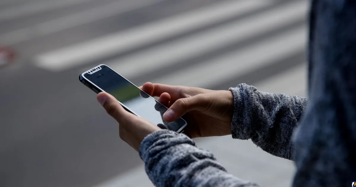 Дорога, переход, теелфон, пешеход